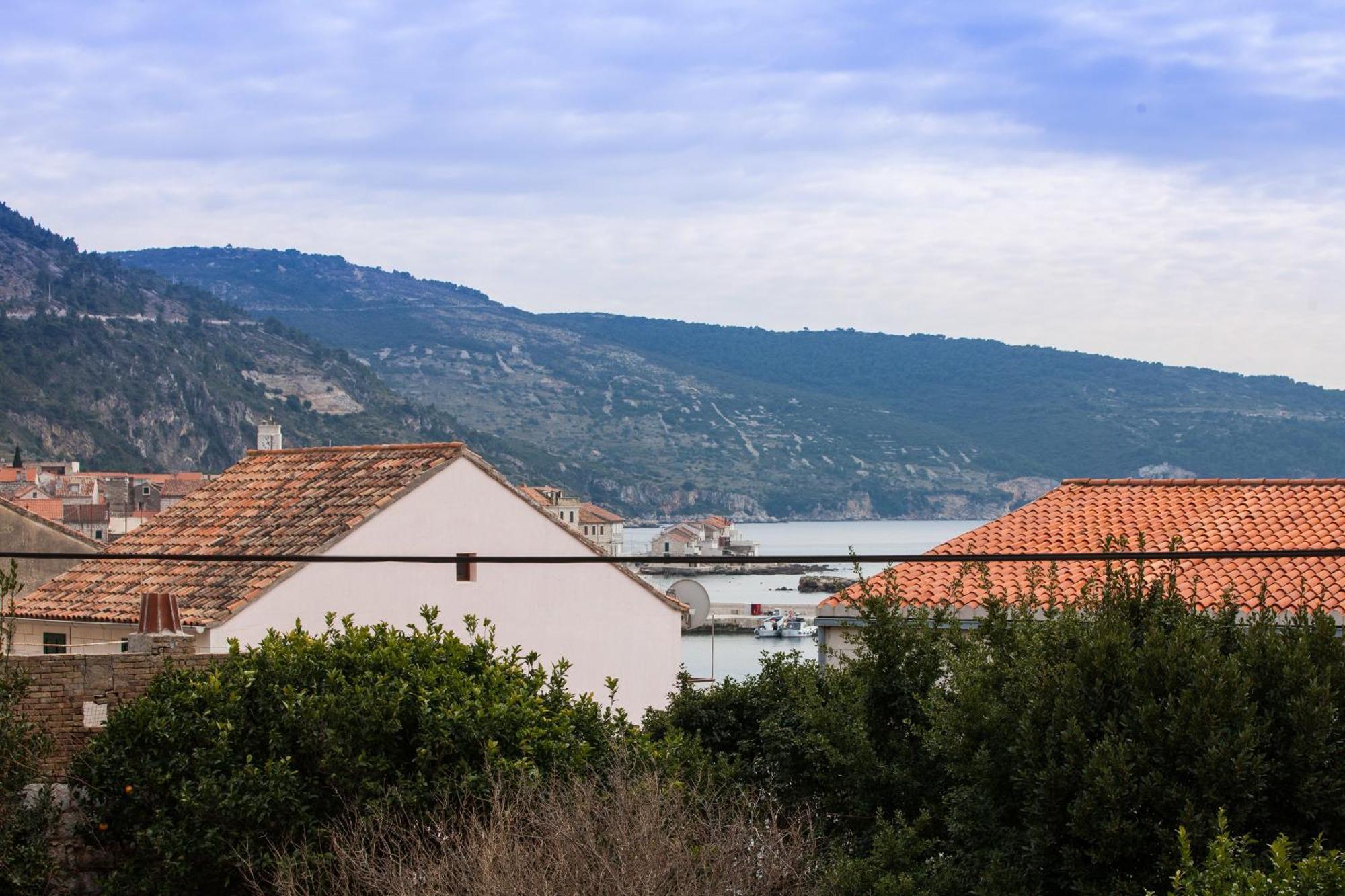 Apartments Dubra Komiža Chambre photo