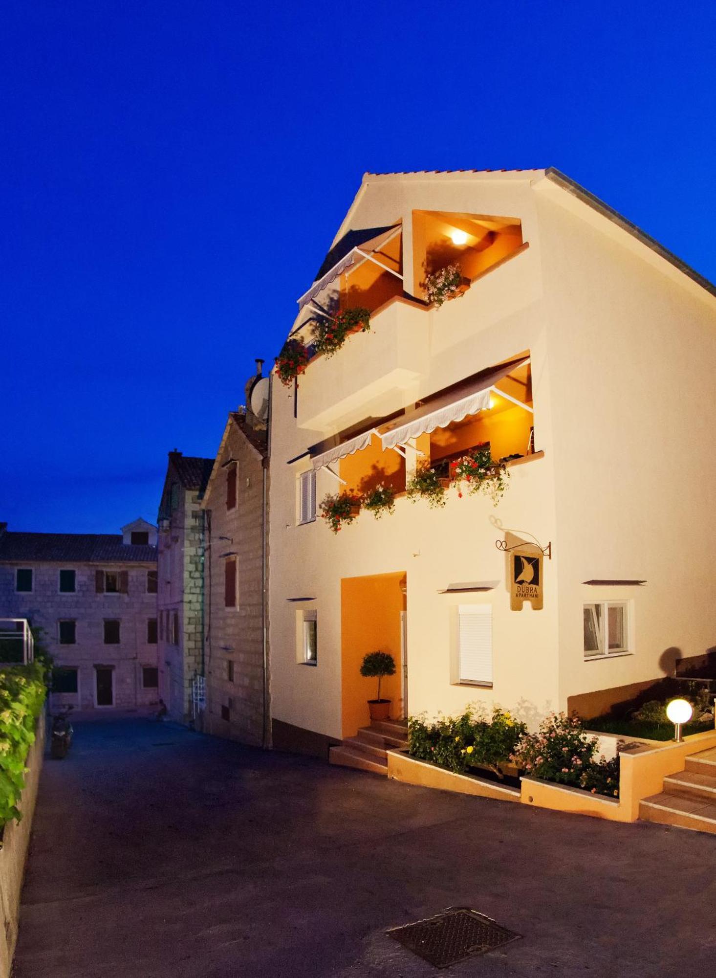 Apartments Dubra Komiža Extérieur photo